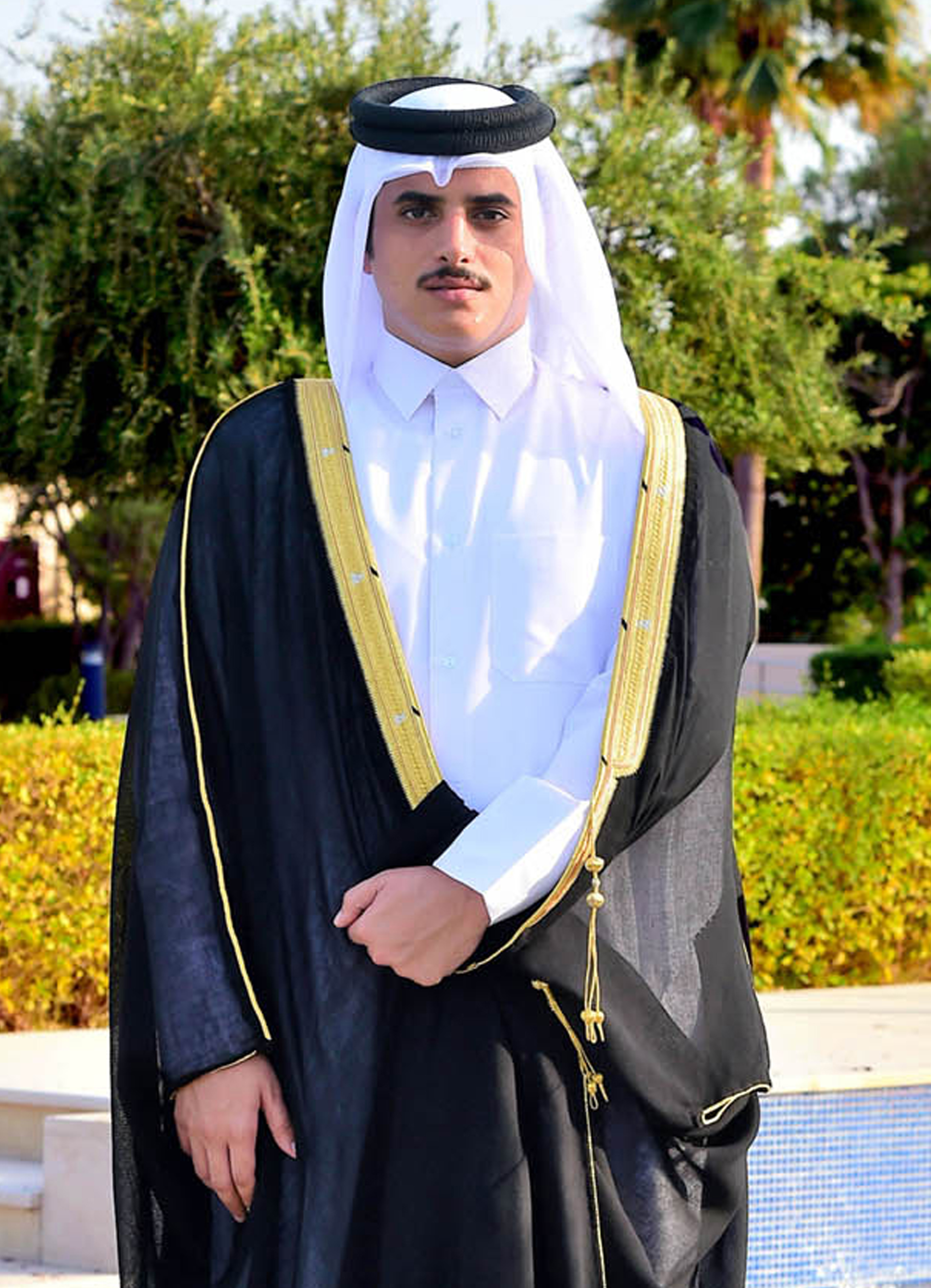 Men's Graduation Gown Qatar University